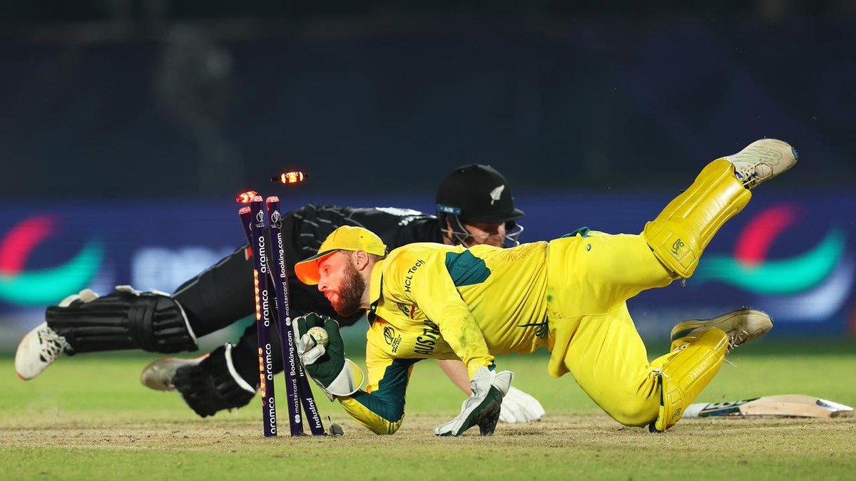 Australia has won an all-time classic World Cup match against New Zealand after a frantic finish. @DanielCherny has details: bit.ly/3ShkdTC
