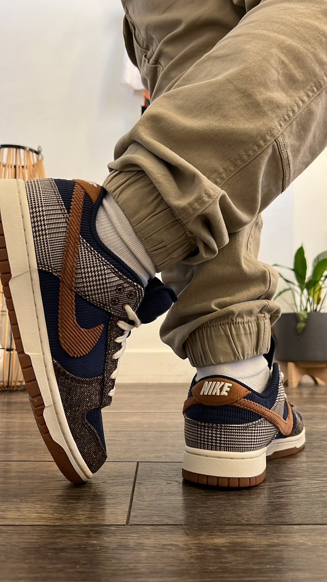 KicksFinder's tweet photo. Ad: NEW via Sneaker Politics
Nike Dunk Low "Gentleman"

>> https://t.co/PyHb3HBkfm https://t.co/lRdU5sng67