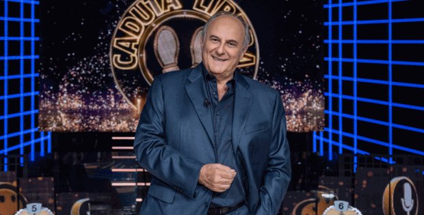 MikeleS03's tweet photo. Domani, in prima serata, su #Canale5, ultima puntata di “#CadutaLibera – #IMigliori”, condotto da #GerryScotti.
Gli ospiti di questa settimana saranno: #DonatellaRettore, #LasKetchup, #Drupi, #Alfa, #Dado e #FrancoGuzzo.
#AscoltiTv https://t.co/QBKYEJO9u0