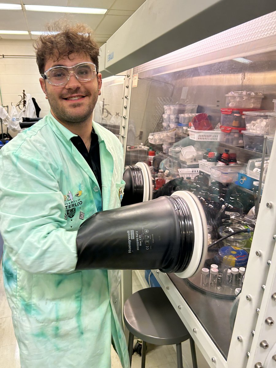 UWaterloo's tweet photo. Future PhD in @waterloosci chemistry, Justin Shmordok's research focuses on the process of biological nitrogen fixation through the lens of an inorganic chemist. Without #UWaterloo co-op, he may not have found his love for research.

Read more: https://t.co/cWxLABHWA1 #GradImpact https://t.co/GtuCW32O6A
