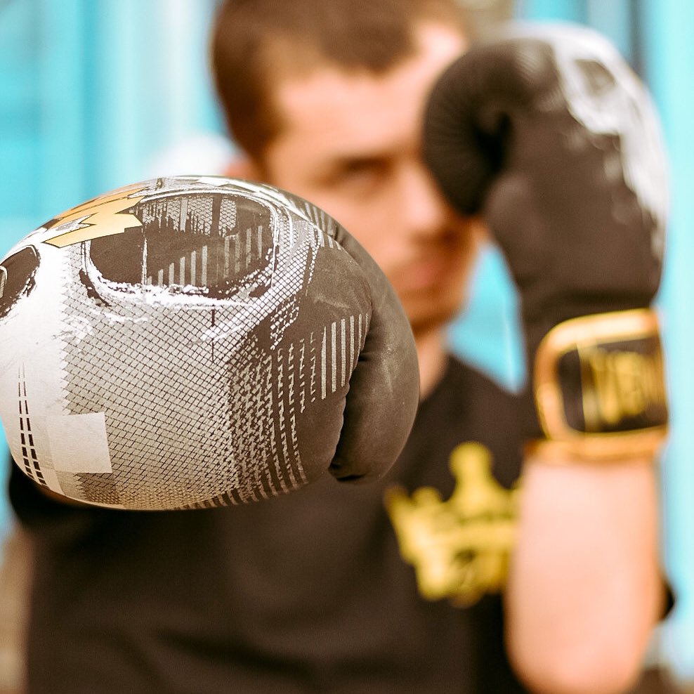 ryveronyx's tweet photo. When my hand wasn’t raised, I looked defeated. When I was in shock, not by the loss, but by how much clarity I had in that moment. I will remember that forever. Learning is success. 👑
#boxingmotivation #boxer #mma #knockout #boxingrespect https://t.co/WRkF7DDPou