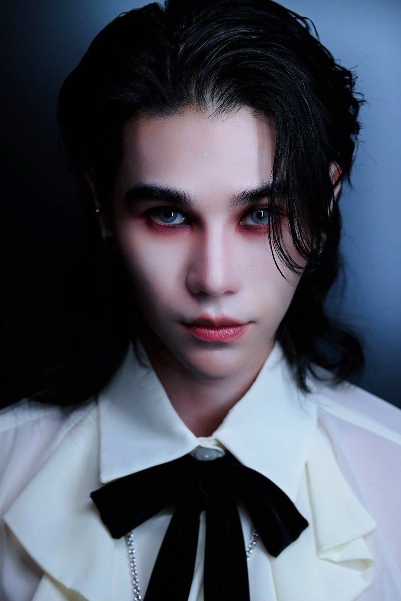 studio_onsaturn's tweet photo. A hundred years, I have been looking for you.

#JeffSatur
 #SiamHalloween2023 https://t.co/tGO8rJnD5a