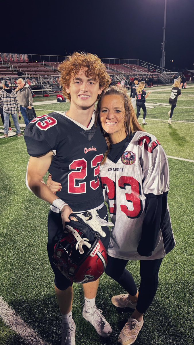 Ma_maruna3's tweet photo. I’m going to miss this ❤️🏈🖤 congratulations on a fabulous WIN! https://t.co/n51pO8W2gK