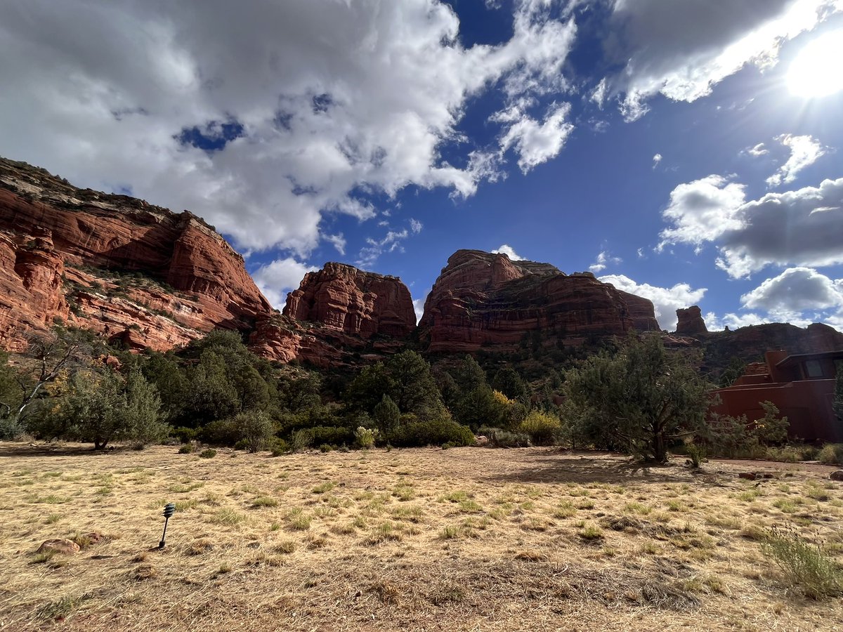 TimCarrigan's tweet image. Morning coffee in Sedona with a great view!  @spann