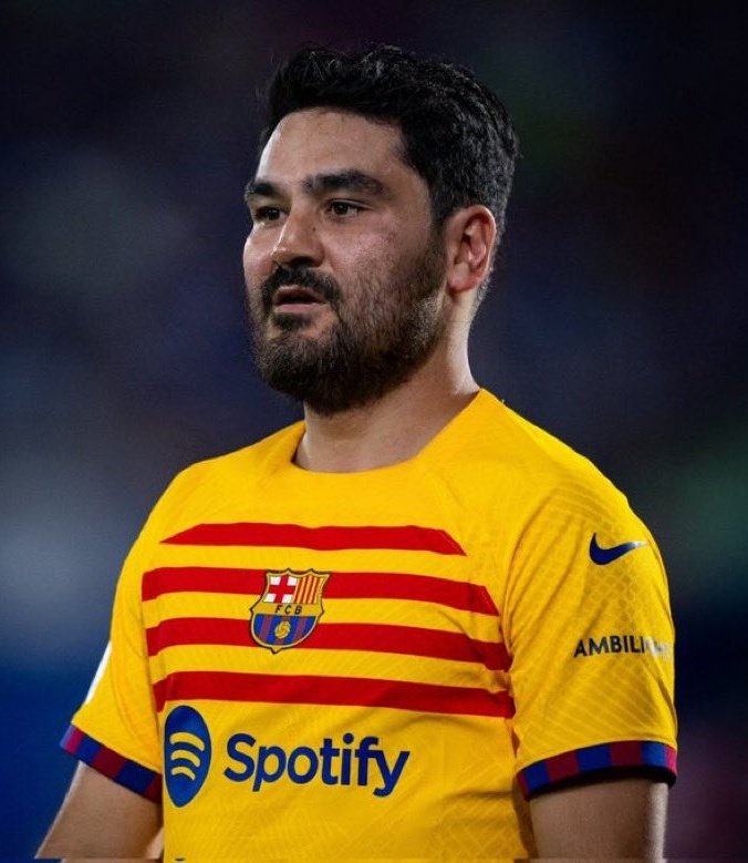 (fan) Trunks tweet media