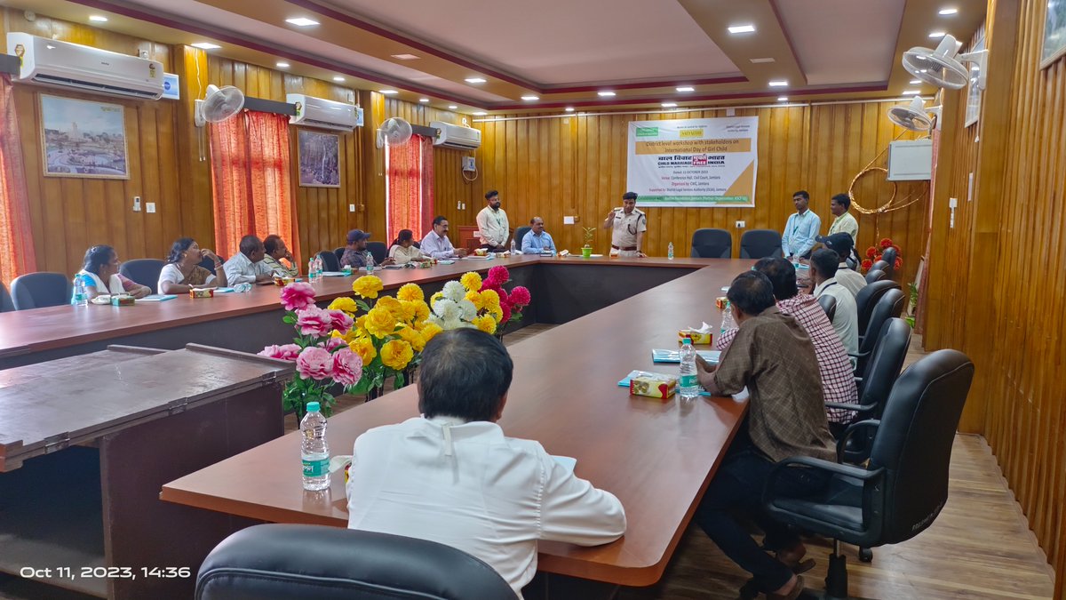 Badlao1982's tweet photo. A momentous occasion in Jamtara, Jharkhand!

Judges and officials join forces to eradicate child marriage and make the state 'Child Marriage-Free.'

Stand together for a brighter future!

@kscfindia 

#ChildMarriageFreeIndia #BalVivahSeAzadi #BadlaoFoundation #Jharkhand https://t.co/zRwIvWdWV7