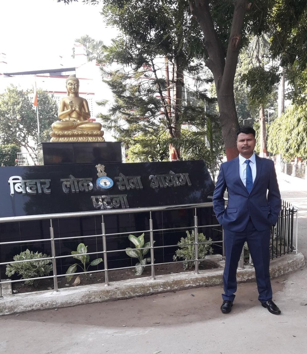 aakarias1's tweet photo. Aakar Ias Lucknow के साक्षात्कार कार्यक्रम ( Mock Interview Programme) के छात्र Rahul Kumar जी का चयन 67वी Bihar PCS में एडिशनल डायरेक्टर सोशल सिक्योरिटी के पद पर सुनिश्चित हुआ.....
#BPSC #Bihar #civilservices #PCS #67BPSC #aakarias #success https://t.co/ztCzHP3WlX