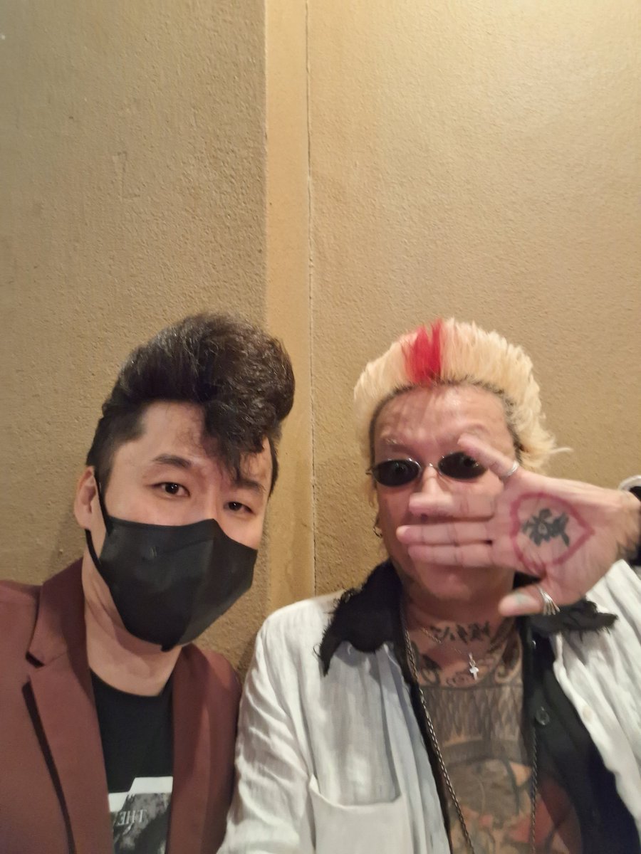 kotaro_happy's tweet photo. 【DJコータロー】
始まるざますよ!
なんとエンドまで
ノンストップ!
お待ちしておりますよ~🌠
#DJコータロー
#生きてます
#藤崎賢一
#THEEME& EPITAPH
#ジャスティナスティ
#JUSTYNASTY https://t.co/SLsqBhDFLD