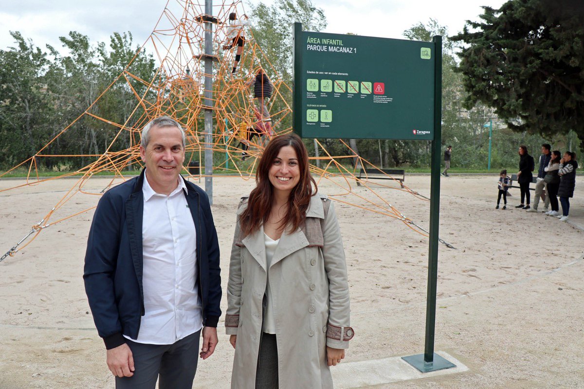 La Arboleda de Macanaz estrena nueva zona de juegos infantiles con una red tridimensional donada por la empresa #HuckSpain. La instalación, que ya está abierta para su uso, renueva la existente, que cuenta también con otro espacio de juegos. Está valorada en 30.000 euros.