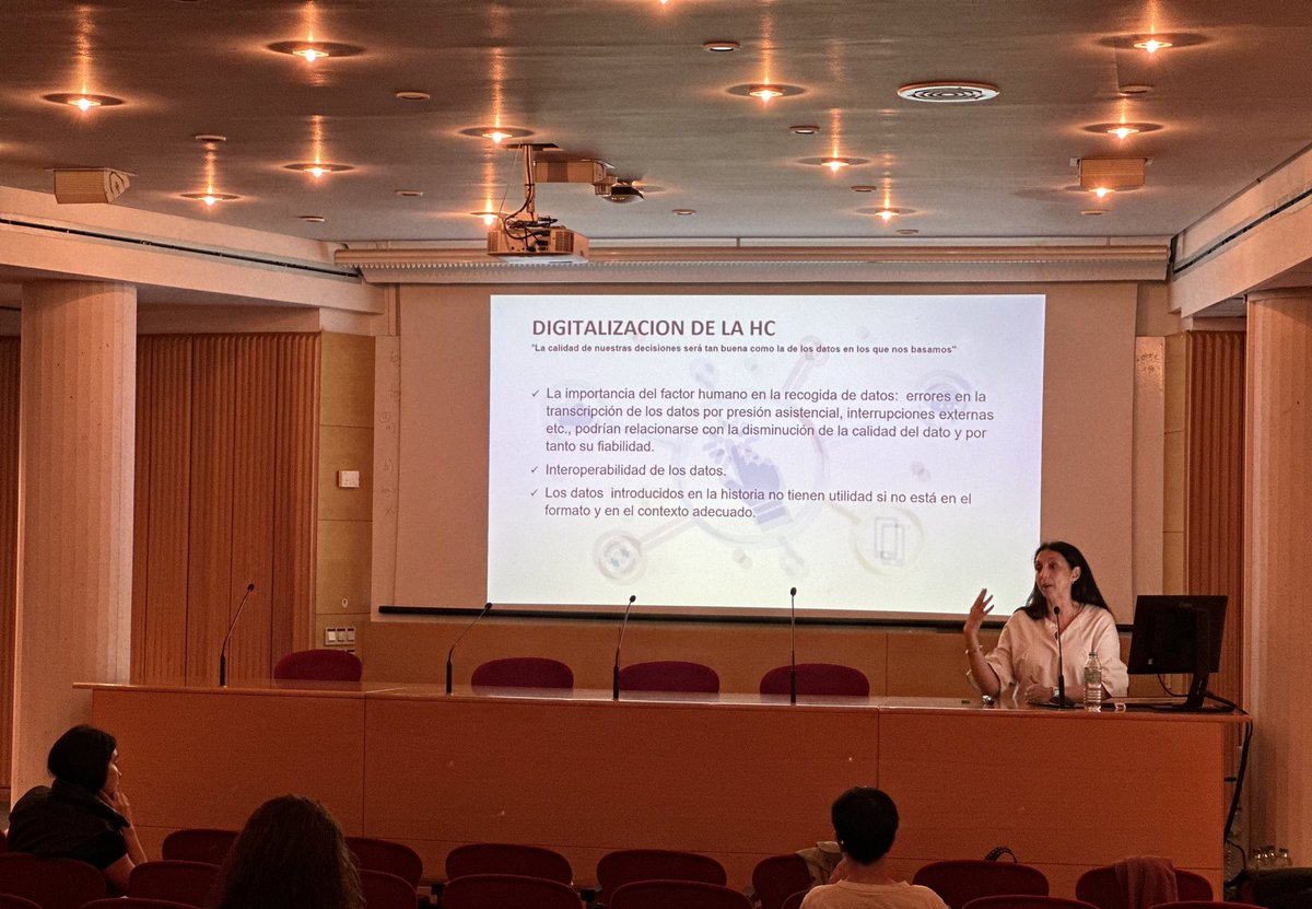 🔛Ponència sobre Salut digital a la consulta de #Fisioterapia: punts claus, a càrrec de <a href="/hergieva/">eva hernando</a>