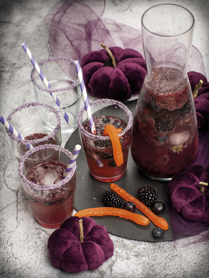 RTE_GUIDE's tweet photo. Our @cfulvio has some spooky Halowe'en treats for the kids to make and enjoy this week! Enjoy these oat and seed 'mummy' bars with some witches' brew fizz...if you dare!
#rteguide #catherinefulvio #haloween #spookytreats #cookwithkids #haloweentreats #recipes https://t.co/uxoE5kcSz3