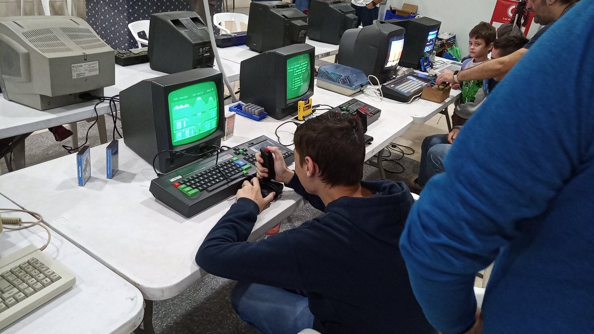 🇪🇸 Pablo Forcén Soler 🇪🇸 (@pabloforcen) on Twitter photo Estamos petándolo en <a href="/Retroplayinfo/">Retroplay</a> Valencia. Aquí no cabe un alfiler. 20 equipos #Amstrad para gozar <a href="/auamstrad/">Club AUA</a> <a href="/Arcade_Vintage/">Museo Arcade Vintage</a> <a href="/ArcadeVintageOr/">Asociación Arcade Vintage Origins</a> Estamos petándolo en <a href="/Retroplayinfo/">Retroplay</a> Valencia. Aquí no cabe un alfiler. 20 equipos #Amstrad para gozar <a href="/auamstrad/">Club AUA</a> <a href="/Arcade_Vintage/">Museo Arcade Vintage</a> <a href="/ArcadeVintageOr/">Asociación Arcade Vintage Origins</a>