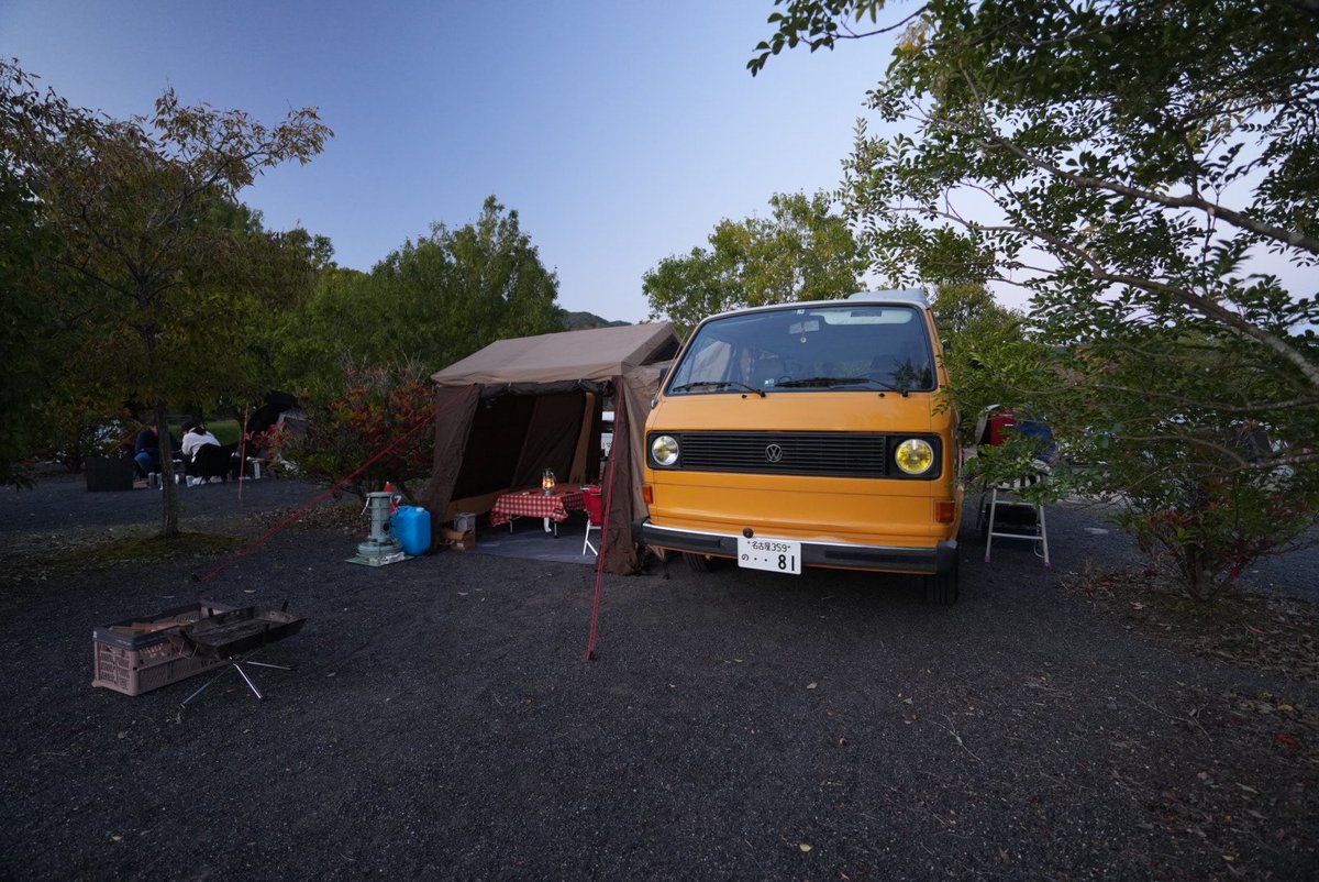 arataman's tweet photo. 遅くなったけど日が暮れるまでにできた🏕️
#slowstart⠀
#slowstartjp⠀
#vw⠀
#aircooledvw⠀
#volkswagen⠀
#mybug⠀
#空冷vw⠀
#ワーゲン⠀
#vanagon⠀
#t25⠀
#t3
#vwバス⠀
#バナゴン⠀
#ヴァナゴン
#vwt3⠀
#camp⠀
#キャンプ⠀
#カーサイドロッジ⠀
#ワーゲンバス
#okオートキャンプ場 https://t.co/eFYgeel5Ym