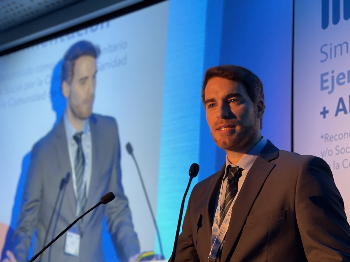 educa_med's tweet photo. El doctor @SergioLB8 explica el concepto de cardiotoxicidad como "la aparición de disfunciones del músculo cardiaco a consecuencia de un tratamiento antitumoral". Sigue aquí el III Simposio de #EjercicioyCáncer 👉🏻 https://t.co/9xXoEj22nQ #EducaMedSEC
Declarado de interés sanitario por la Comunidad de Madrid. Nos avalan @GEICAM, @_SEOM, @sogug1 y @SEMERGENap.
@Fun_Realmadrid @FundAladina @aecdeporte @Ibionsnutricion @fundacionuapo @sorayacasla @cfisiomad @AMOHasociacion @BMSIberia @GSK_ES @IpsenGroup @AstraZenecaES @BlancaHerreroL1
#oncología #cienciasdeldeporte #nutrición #asociaciones #cáncer