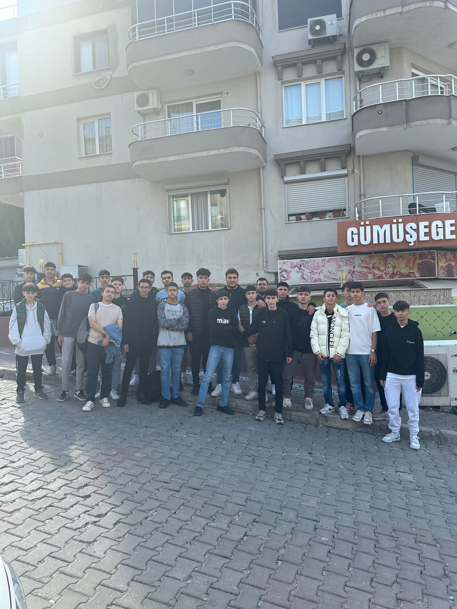 YeniSecmenIzmir's tweet photo. 📍Karabağlar 
İl Yeni Seçmen Başkanımız Yiğit Küçükali ile Birlikte Karabağlar Yeni Seçmen Teşkilatımızın Kahvaltı Programına Katılım Sağladık. https://t.co/WvB4s8Fh0M
