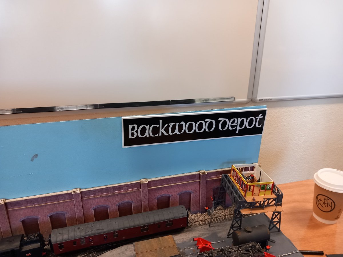 Barry Kelly tweet media