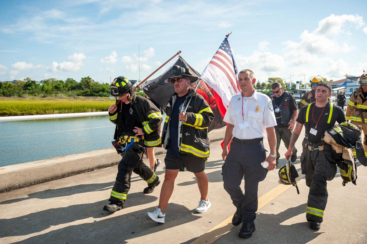 October 28 is National First Responders Day. Today we honor the men and women who dedicate their lives to save others and act quickly when an emergency is at hand.