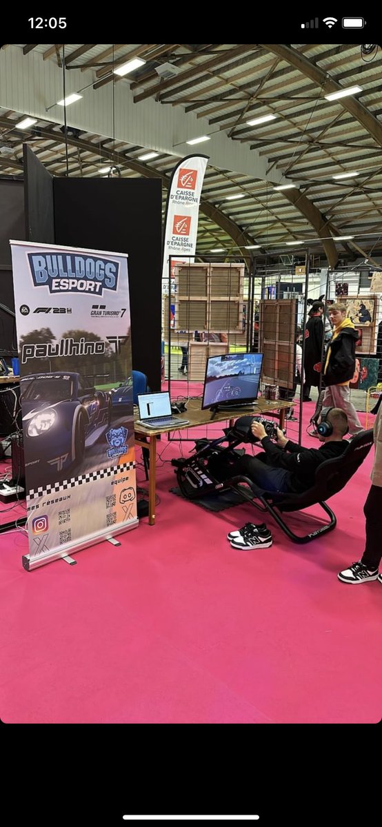 Nous sommes fiers de vous dévoiler que nous sommes actuellement sur un stand spécial GT7 au HashtagFestival de Bourg en Bresse 🇫🇷 

Bravo à <a href="/Pa_tillier/">Paullhino</a> pour cette superbe occasion de faire découvrir à tous, le Sport Électronique ainsi que notre équipe 💙

#Passion #eSports