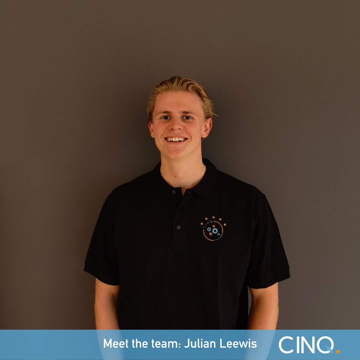 CINQICT's tweet photo. Wie zijn de mensen achter CINQ? In een serie posts stellen we ze aan je voor. Maak kennis met: Julian Leewis 🙋‍♂️

Julian werkt sinds april bij CINQ en houdt zich bezig met recruitment en het vinden van nieuwe opdrachten voor onze engineers. 

#werkenbijcinq #meettheteam https://t.co/iAnNqhpz68