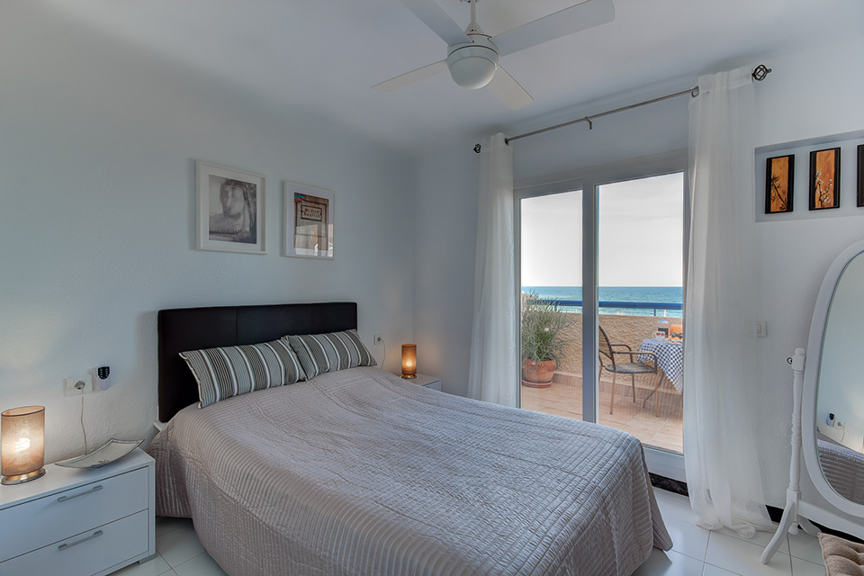 Vera_Playa's tweet photo. Our amazing ‘Mediteráneo’ penthouse front line #VeraPlaya #naturist beach for sale! 3 impressive sea view terraces.
Hosting holidays for happy naturists for many years, would make a magical holiday/permanent home or upmarket rental
See it here &amp; contact:
https://t.co/fufZQZZl1r https://t.co/qlRmXbdUme