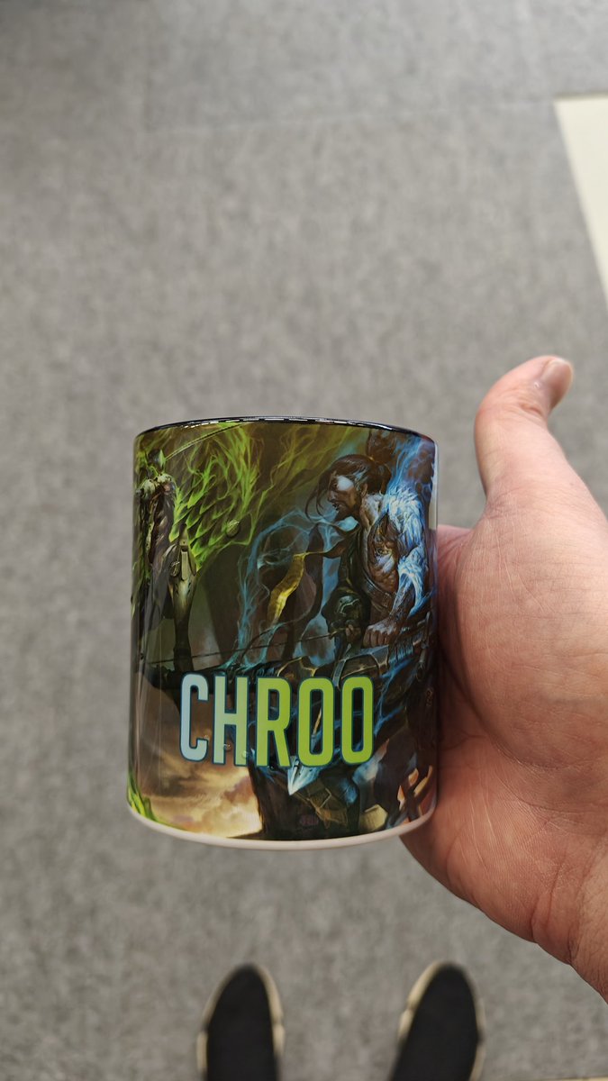 spent days and hundreds of euros travelling to a lan just for it to get cancelled but at least i got a cool mug so that's fine ig 😃