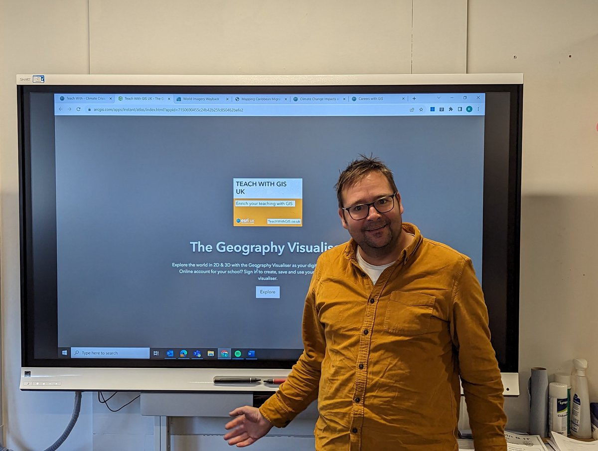 geogologue's tweet image. Excited to be in Inverness for the @SAGTeach conference today! Come and chat to me and @Dav1dM0rgan about all things #TeachWithGIS and bag yourself a #CareersWithGIS poster for your classroom too if you fancy ;)