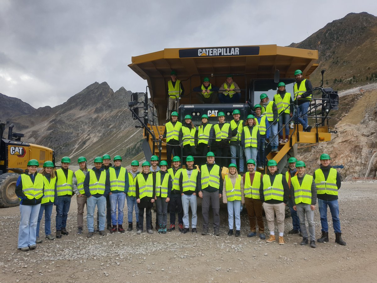 VAW_hydraulics's tweet photo. Amazing excursion last week with students from the #HydraulicEngineering II and III courses! We went to Kühtai 🇦🇹 to see construction of a new #EmbankmentDam for additional #PumpedStorage capacity, and a #Hydropeaking #RetentionBasin. Also a nice night out in Innsbruck! https://t.co/fL3e0QvEd9