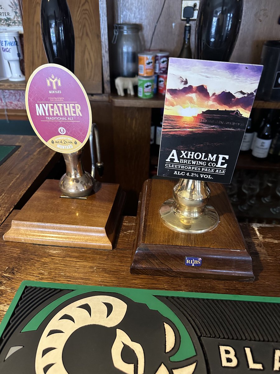 NigelHopper3's tweet image. 2 great local beers side by side #staylocal