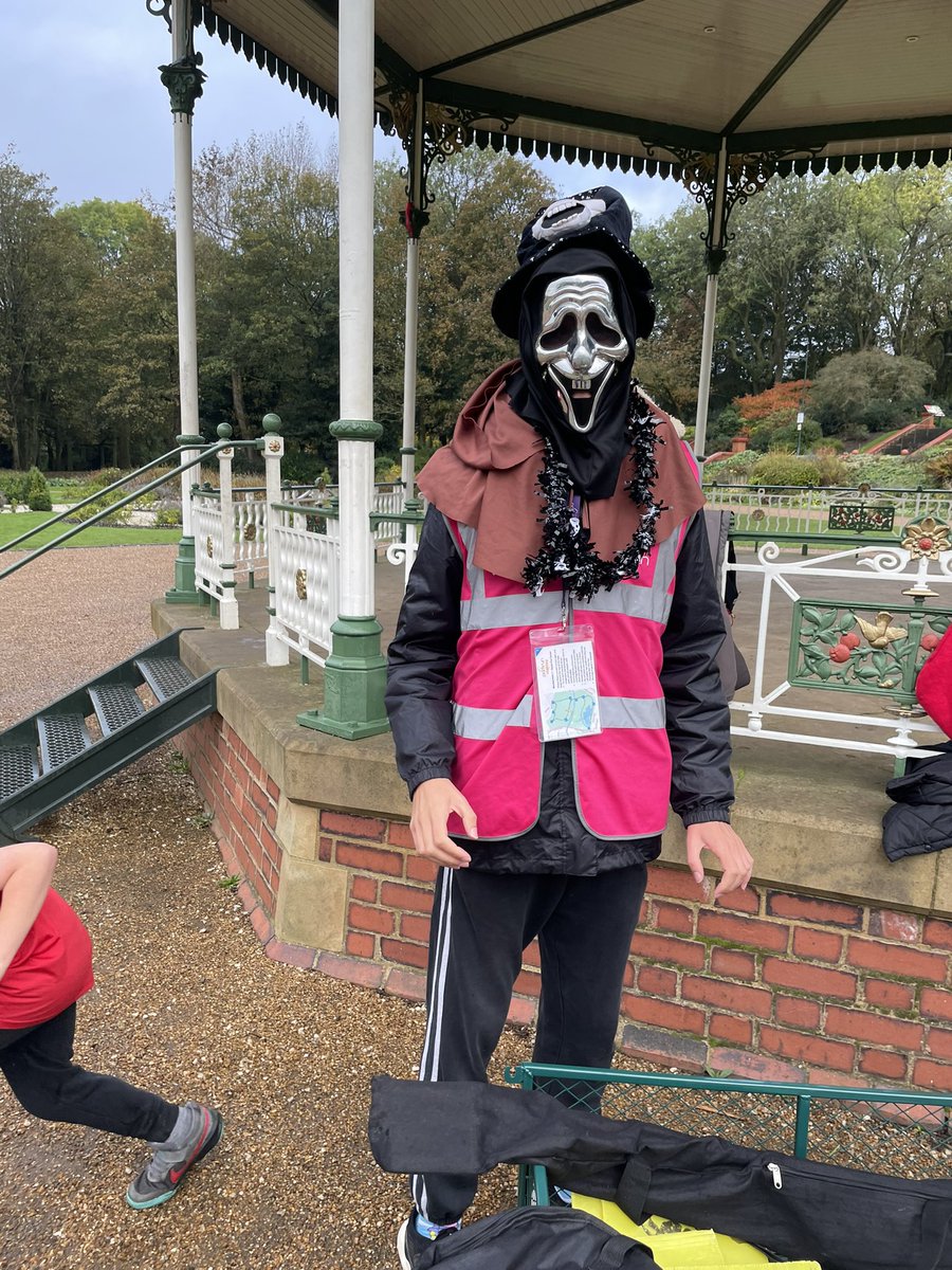 Hanleyparkrun's tweet photo. Well done to our 156 parkrunners and parkwalkers and a huge thank you to our volunteers.
A special shout out to Dianne and Caroline Davies who managed to synchronise their V250s along with Caroline’s 250th run.
If that’s inspired you to volunteer then get in touch.
🎃#loveparkrun https://t.co/ShtzFfp4Hj