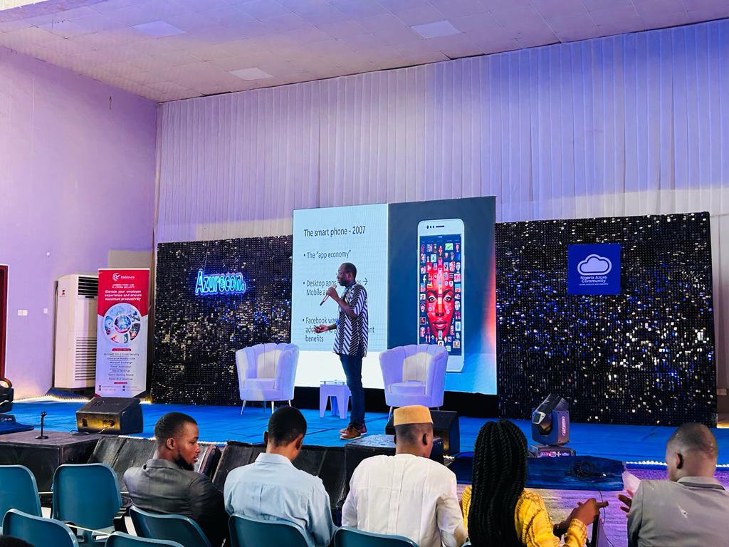 Pictures of the first KeyNote speaker <a href="/asegunlolu/">David Okeyode</a> at the #azurenigeriacon2023