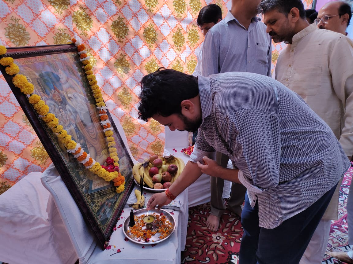 भगवान वाल्मीकि युवा एकता संगठन 100 क्वॉर्टर द्वारा अयोजित भगवान महर्षि वाल्मीकि जयंती समारोह