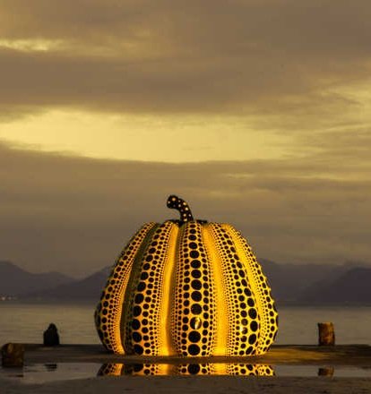 womensart1's tweet photo. Yayoi Kusama, Pumpkin sculpture, Naoshima Island, Shikoku. Her reoccurring pumpkin motif is a form of alter ego or self-portrait #womensart #Halloween https://t.co/8o3kkZ15Fi