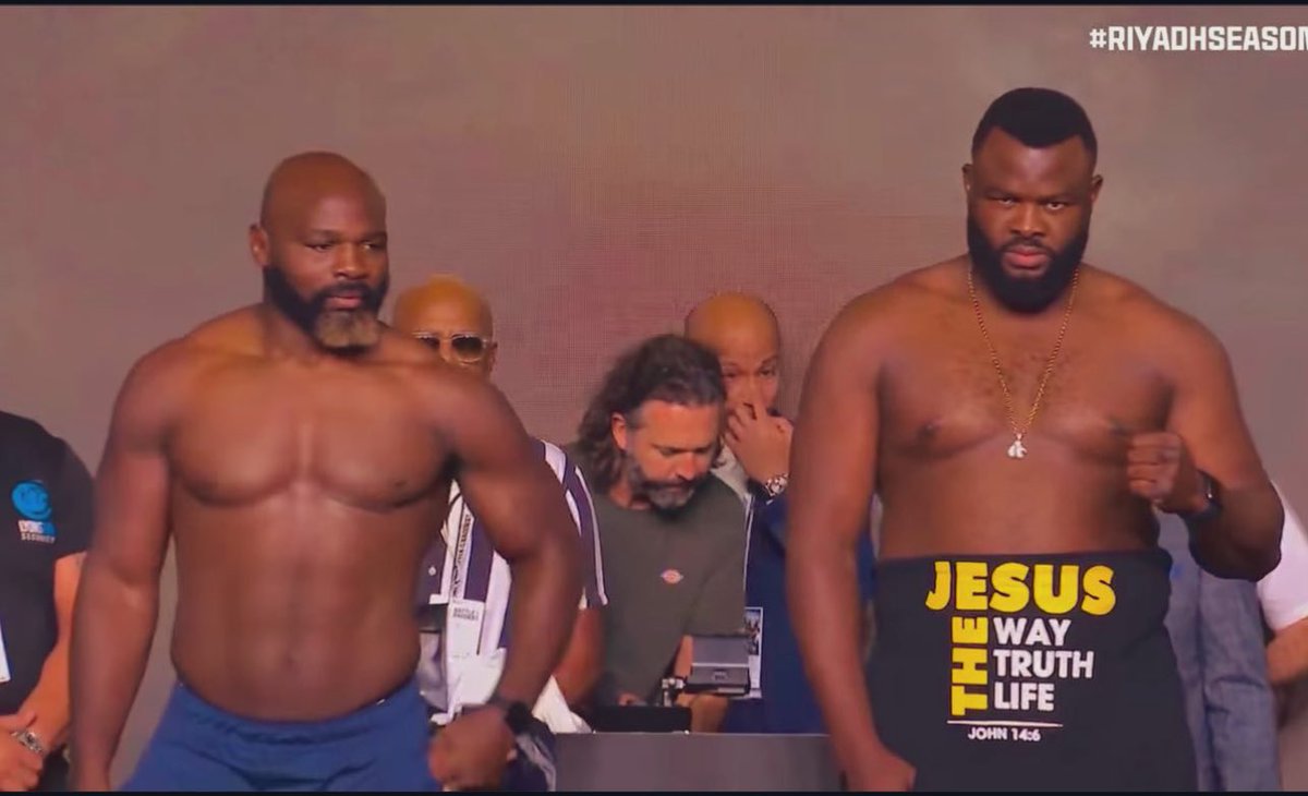 ShemboMorgan's tweet photo. @MartinBakole01 aujourd’hui nous sommes avec toi, nous avons toujours été avec toi d’ailleurs. 
Nos critiques ont pour but de te rendre meilleur, mets une bonne patate à ce Takam

#JesusTheWay 🥊🇨🇩🇨🇲 https://t.co/uYxnN7THDu