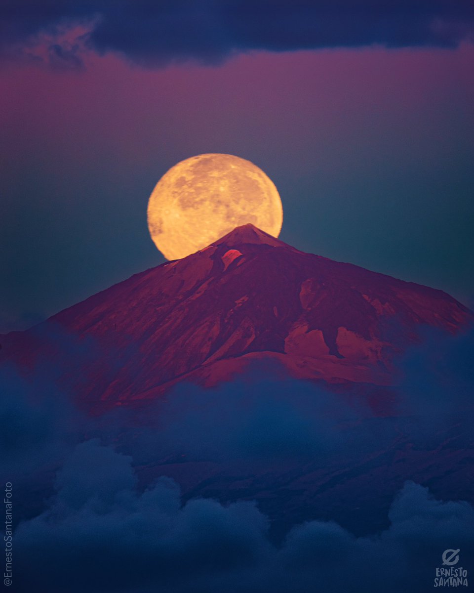 ESantanaFoto's tweet photo. Sucedía esta mañana, desde la zona alta de Gáldar… 😊

📍#Teide https://t.co/nps7C8xhGF