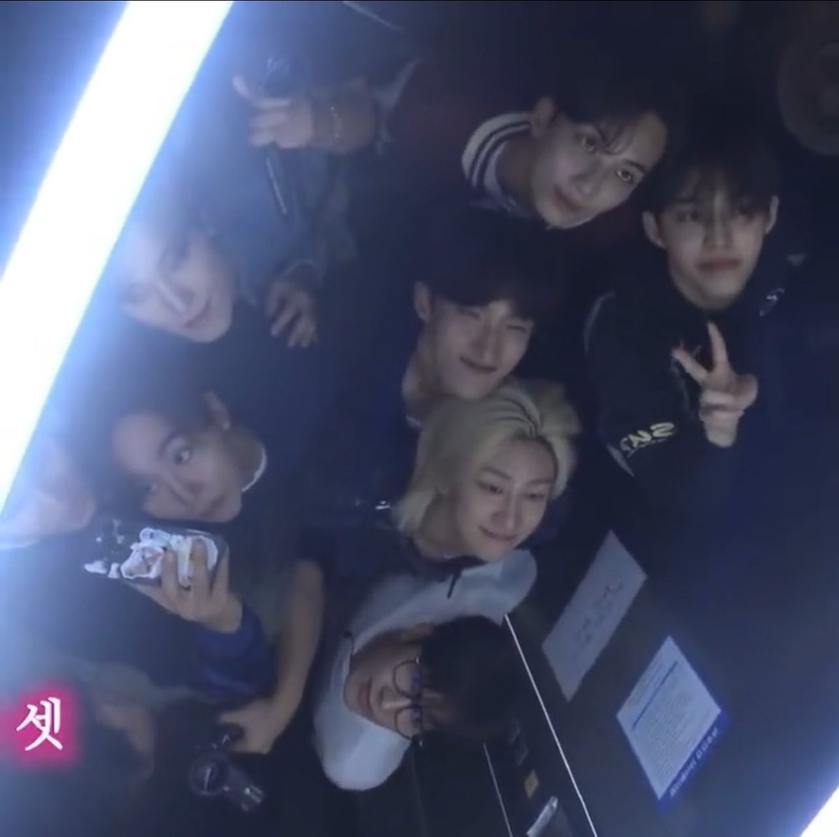 hhusiast's tweet image. and what if i cry.. 🥺😭💗

#BTS #SEVENTEEN #BTSVT