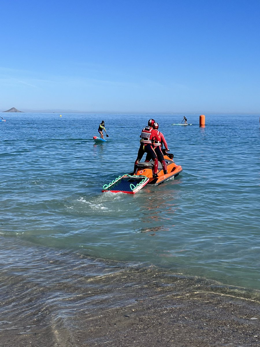 CruzRojaRMurcia's tweet photo. Día fantástico en #CaboPalos para la #subchallenge IV Copa de España de #padelsurf. Presentes un año más, con una unidad de #SVB y una moto de rescate. #PlayadeLevante
#preventivoscruzroja
#preventivosacuáticos
#voluntariado
#sermejores https://t.co/bk5iw7AnSp