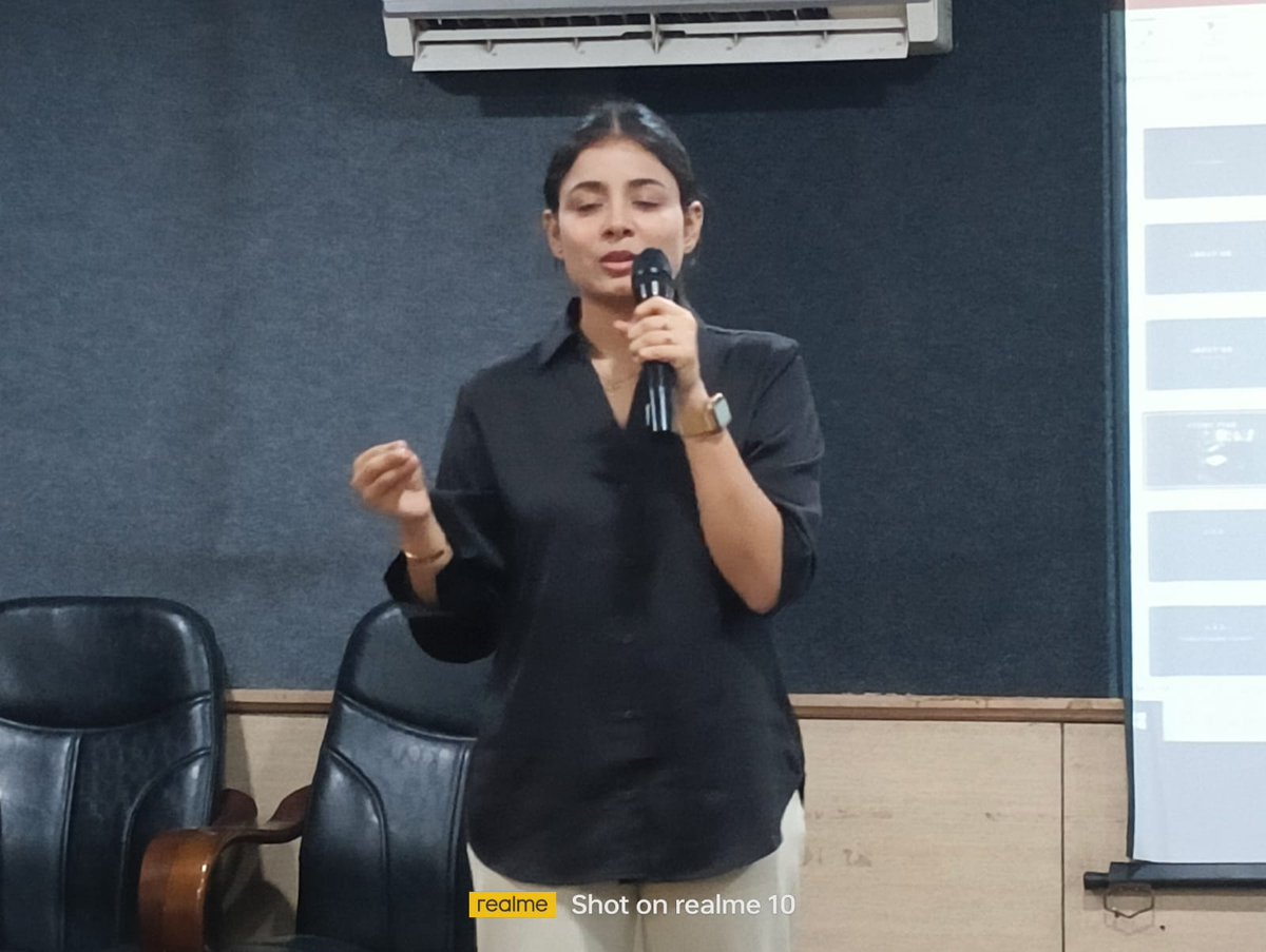 rkgit_'s tweet image. The Department of Computer Science and Engineering has organized an Expert Talk on &quot;DSA&quot; by Ms. Urvi Goel, Senior Software Engineer at MICROSOFT &amp;amp; DSA Educator at PHYSICS WALLAH in collaboration with the CSSS. Glimpses of the event...
#Microsoft #physicswala #RKGIT #rkgitian