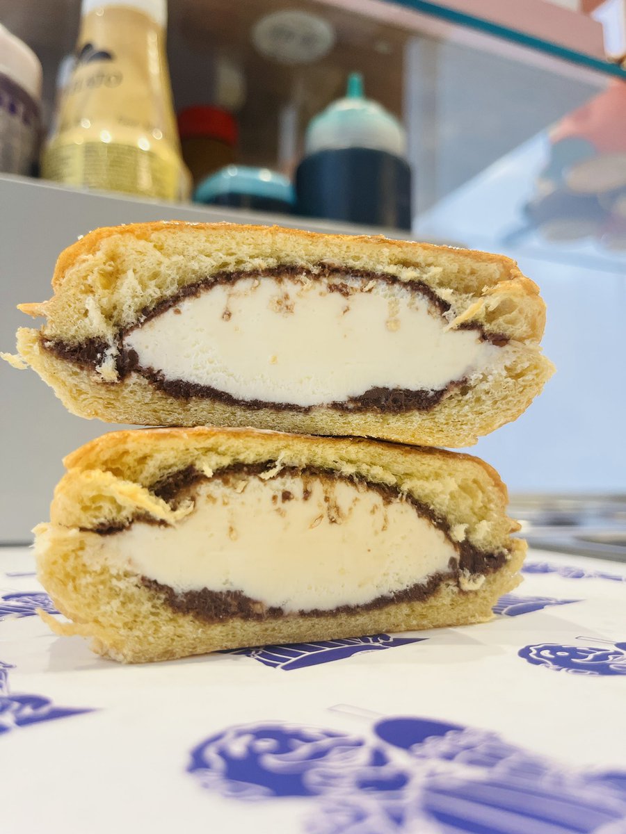 Launching in our #Portrush store today. The ‘Hot Frost Bun’- Delicious Toasted Brioche loaded with Ice Cream & Luxury Italian Sauces- what combo will you choose? #mymorellis #hotfrostbuns