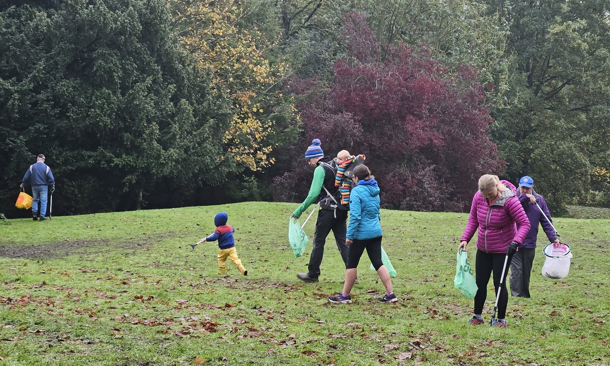 What a great turnout for our post-fireworks display plog! It was brilliant to see ploggers of all ages in action, including our youngest to date. Together, we collected a good haul. Well done and thanks to everyone who joined us. 😃