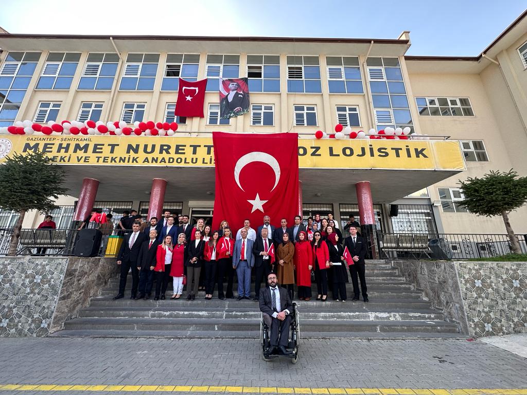 MtalHoroz's tweet photo. Cumhuriyetimizin kuruluşunun 100.yılının coşku ve gururunu paylaşmanın mutluluğunu yaşıyoruz! Başta Cumhuriyetimizin kurucusu Gazi Mustafa Kemal Atatürk olmak üzere tüm aziz şehitlerimizi rahmet ve minnetle anıyoruz. Cumhuriyetimizin 100. Yılı kutlu olsun. 🇹🇷🇹🇷 https://t.co/ed3AOg6Im3
