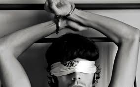 F9hZHVoXkAAYh04?format=jpg&name=360x360