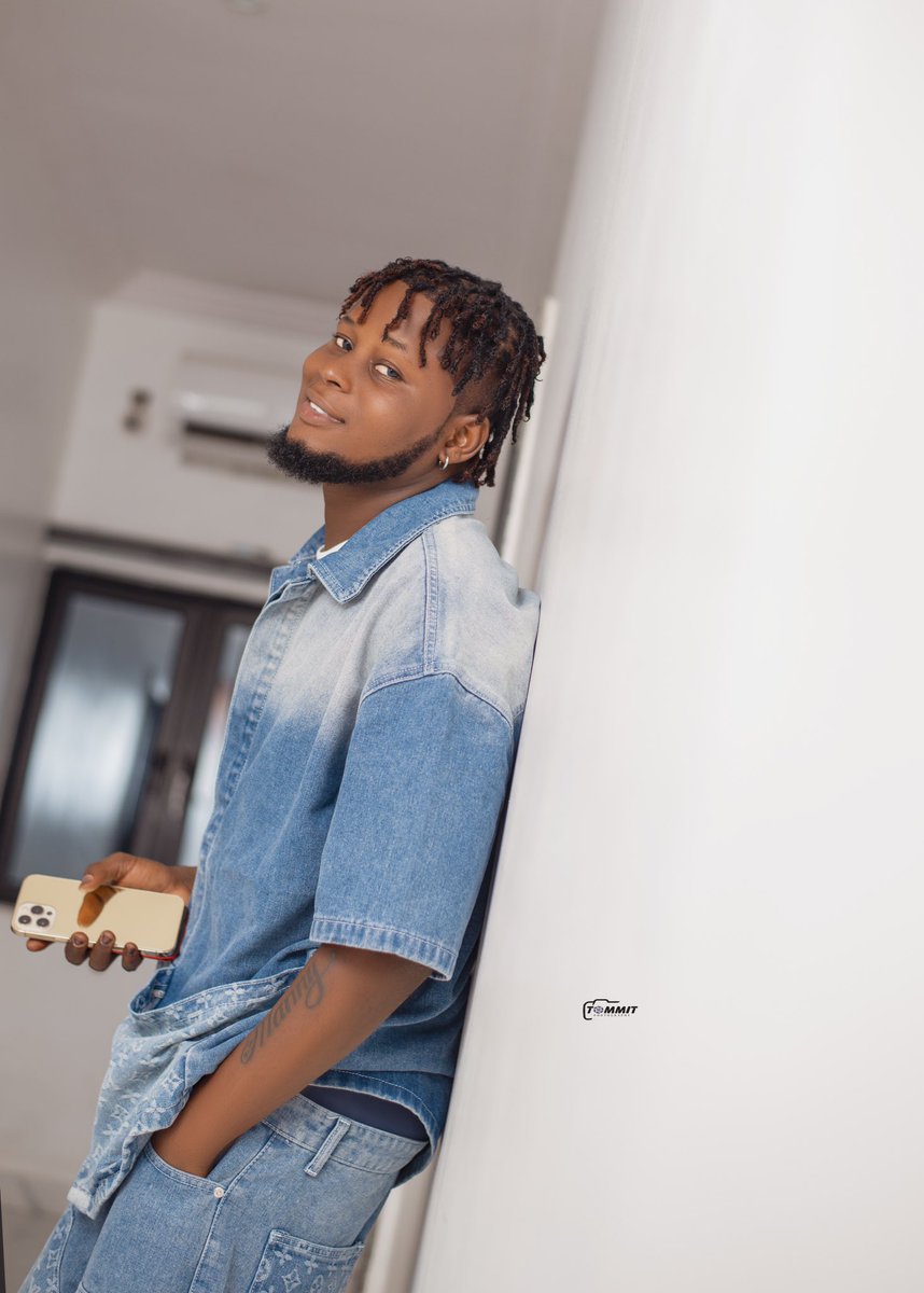 adephorlawe's tweet photo. Tell whosoever knew about it that we are coming to the Top 🔝 
Check out my new song on all platforms 
#Blowntrenchkid 🔥🔥
Top Boy 
Vibe Boi🔥
Blown Boi 🔥🔥 https://t.co/IMlEluE49E