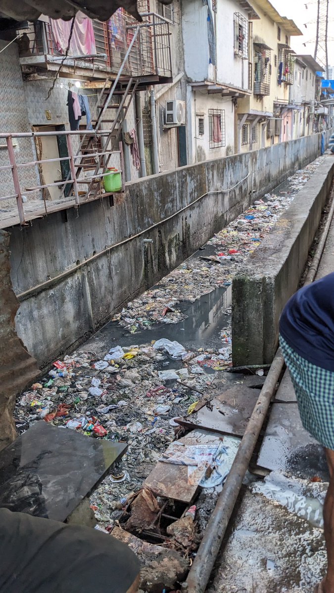 NiraliHingwala's tweet photo. Nala at Naidu Colony Pant Nagar, Ghatkopar east causing Dengue in the surrounding buildings 

It's the third case at my place in 3 months with my toddler child also affected. 
@mybmcWardN @mybmc @ParagShahBJP @CMOMaharashtra @manoj_kotak @Pravinchheda https://t.co/d9am5ZOjwW