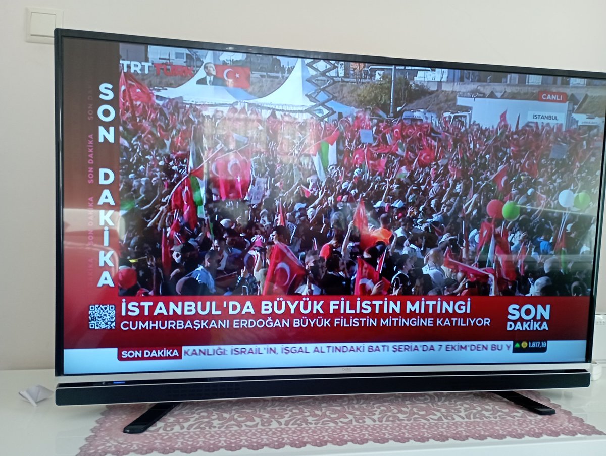 ovanciss's tweet photo. Büyük Filistin Mitingi inşallah büyük diriliş için milat olur. Amerika ve avanesinin katil sürüsü İsrail'i  koruyamayacağı günleri bize göster Allahım.Yekvücut olduğumuz  günleri göster. Bizi internet ve sosyal medya mücahidi değil, şuurlu mümin eyle.@RTErdogan #Filistin #kudüs https://t.co/ltsNtCqhuN