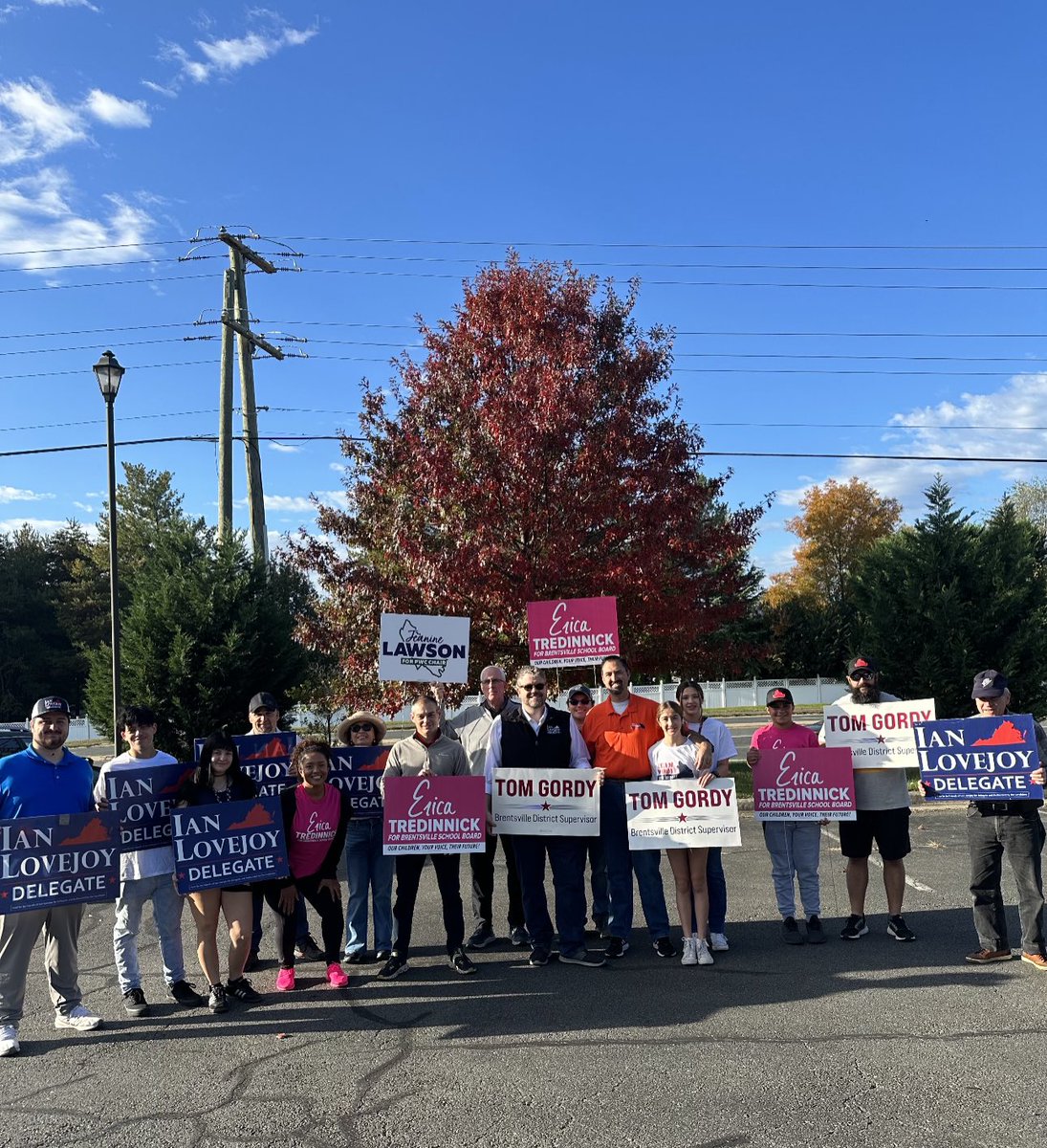 Saturday morning door knocking team! Huge shoutout to our amazing volunteers who show up every week to connect with voters in the district. Your dedication is making a real impact! 🙌 #CommunityEngagement #doorknocking #2023election #teambrentsville #brentsvillesbest