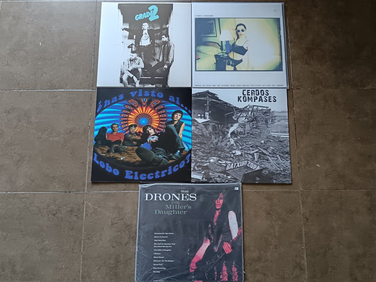 IkerBarandiara's tweet photo. Kontsumitu kultura beranduegi izan aurretik! @grade2iow @PJHarveyUK #thedrones #loboelectrico #cerdoscompases
Eta, jakina, #amazonfanhemendik! https://t.co/du8if7zXaL