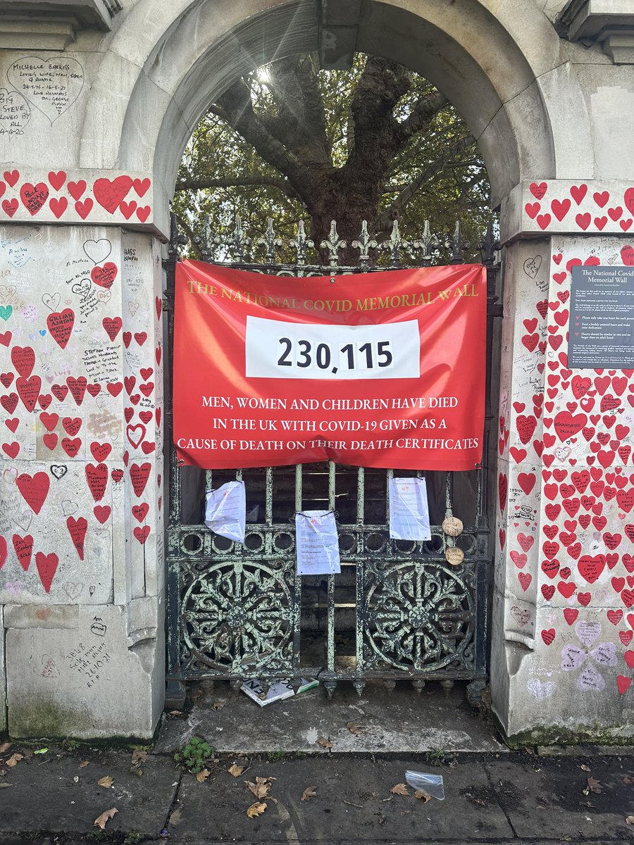 It was our pleasure to join the amazing volunteers at the <a href="/CovidMemorialUK/">The National Covid Memorial Wall</a> with @Raymondg1969 yesterday. They do a great job looking after the wall and speaking to familes and other visitors who visit. Thank you ladies, we appreciate all that you do❤️