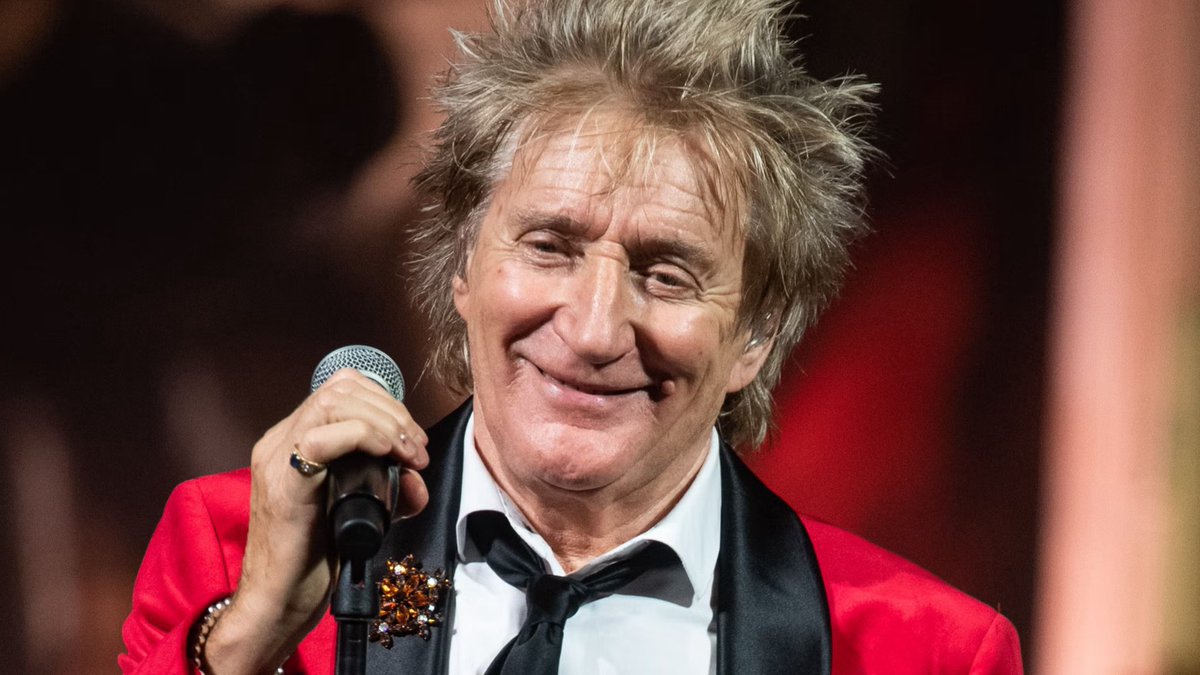 Sir Rod Stewart says he’s been using cheapo iPhone chargers for more than 15 years and none of them have ever caught fire