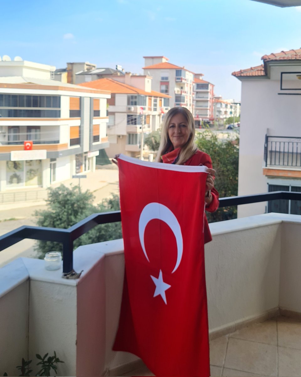 Cumhuriyetimizin 100’üncü yaşı kutlu olsun.

#YerGökBayrakOldu🇹🇷