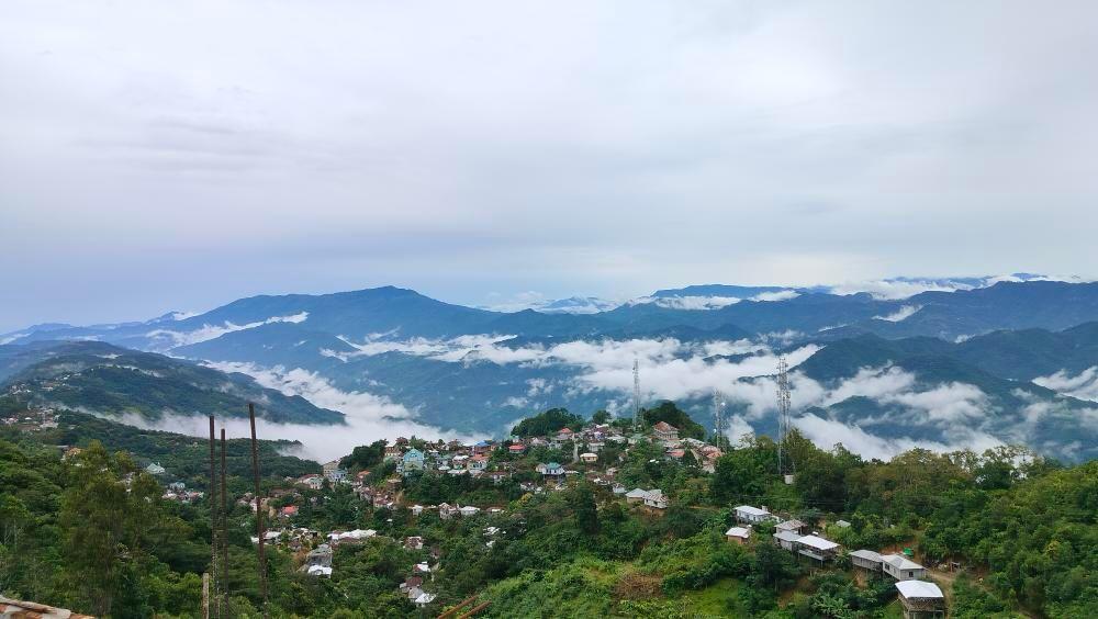 mizoraminsta's tweet photo. Tlungvel | Mizoram
.
.
Pic credit 📷 @sawma_ahai
.
.
.
#tlungvel #village #rural #nonurban #thingthlang #thingtlangkhua #zokhua #mizoram #mizoraminsta #northeastindia #hill #hillrange #hilly #mountain #cloudy #cloud https://t.co/GHR5ttEFJ2